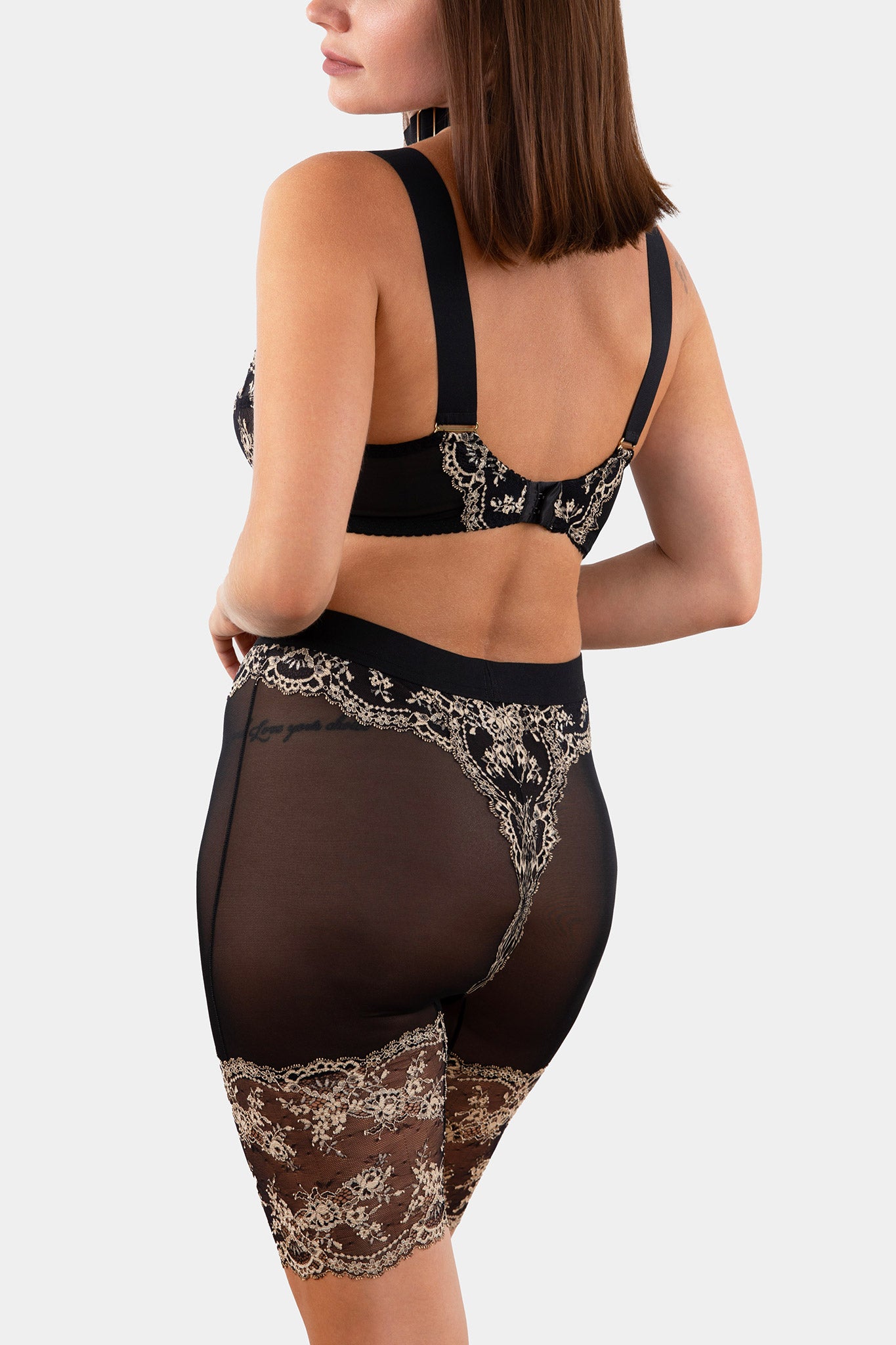 Ester - Black - Elegant high-waisted shorts